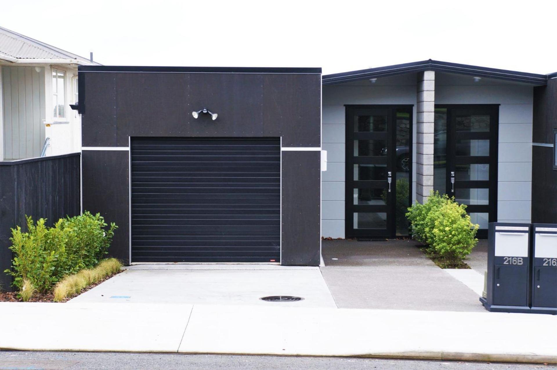 Perfect On Powderham Prime Inner City Location New Plymouth Exterior photo
